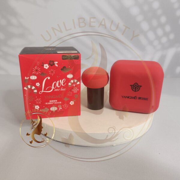 کوشن یانگمی با پوشش‌دهی بالا و بافت سبک برای جلوه طبیعی پوست